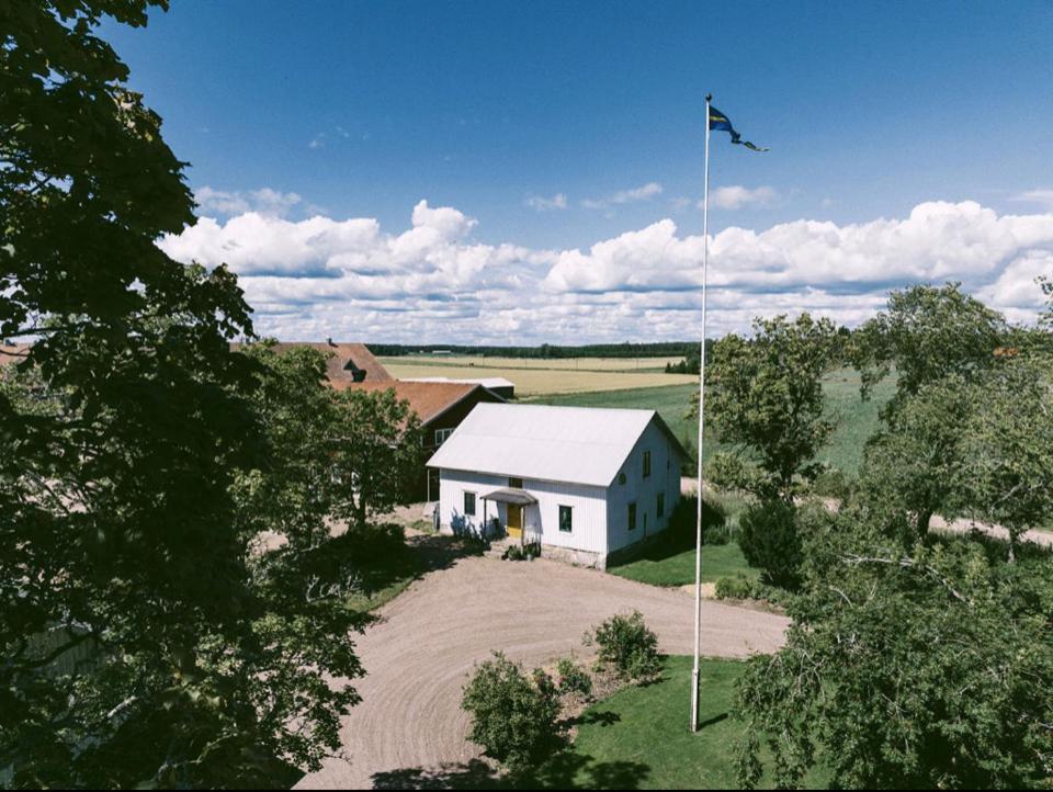 Snaellfaell Country Living - Akerbo Gard Charmigt Renoverad Flygel Kristinehamn Exterior photo